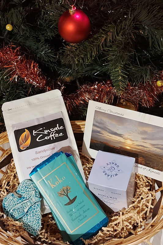 'Around the Christmas Tree' Gift Box